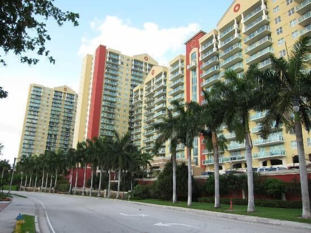 America Luxury Intracoastal Apartments