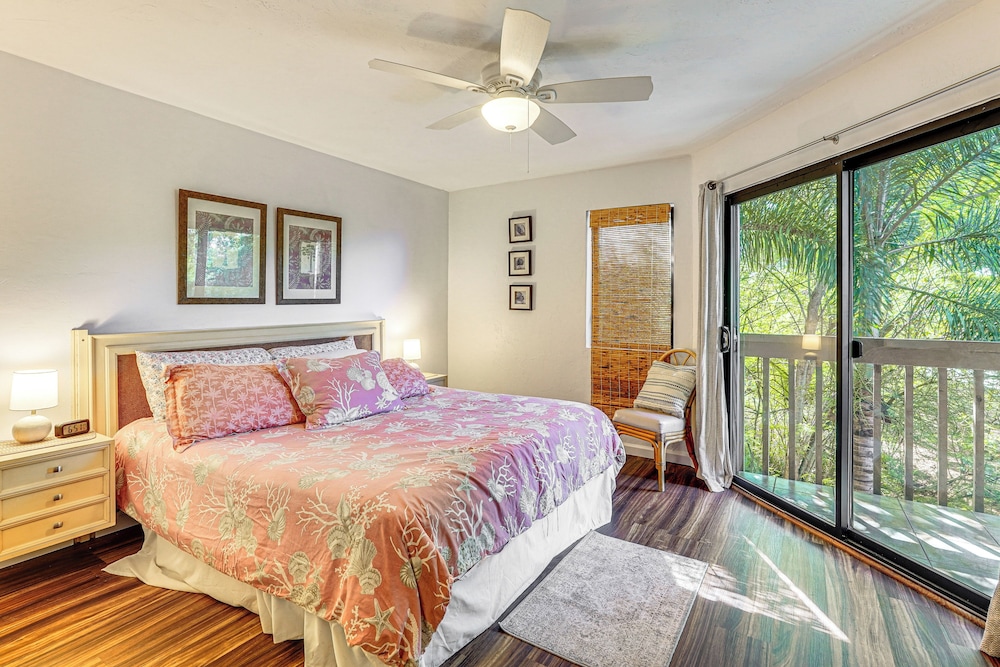 < 1 Mi to Magic Sands Beach: Condo w/ Pool Access!