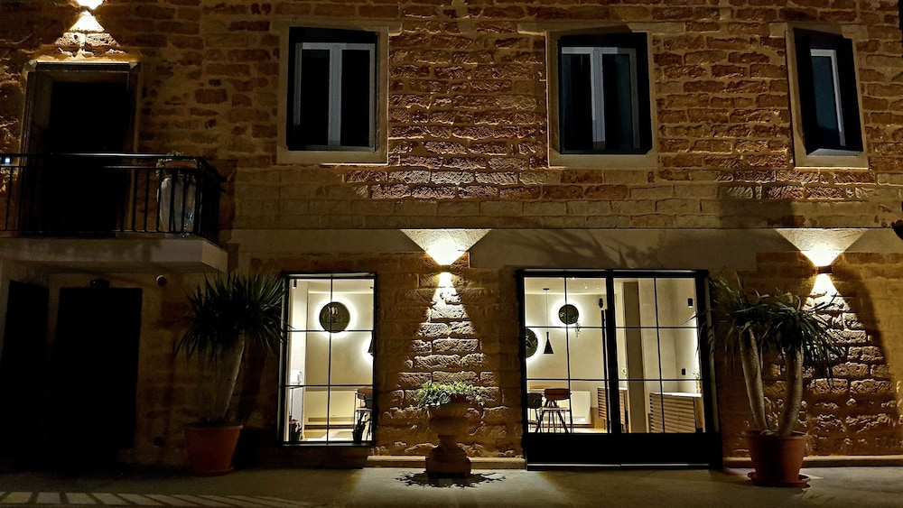 B&B Lekythos