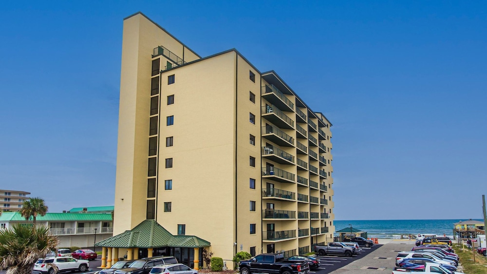 Sweet Sunrise Oceanfront Condo w Pool Hot Tub