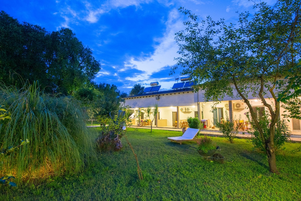 Natura Bungalows