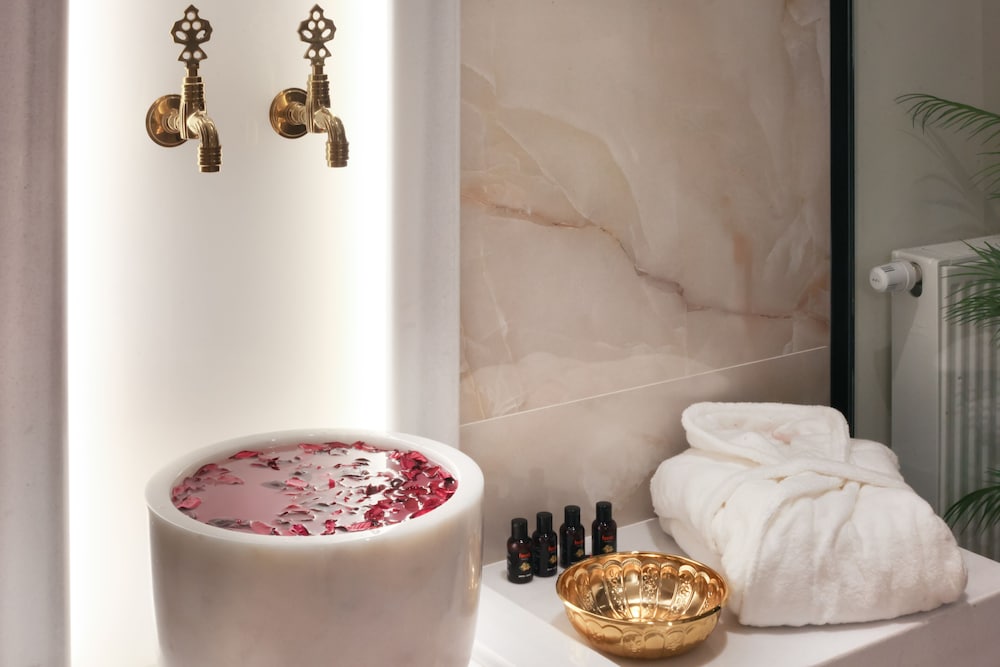 Gatto Suites & Residence