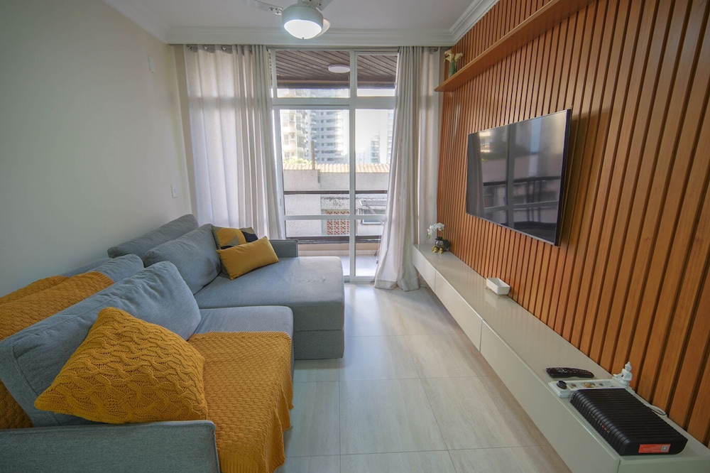 Apto Completo com Wi-fi Ar-cond a 200m da Praia