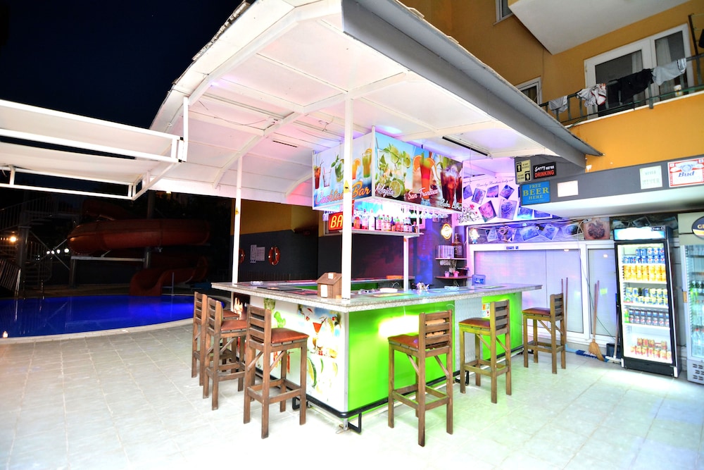 Rose Garden Apart Hotel - Image 22