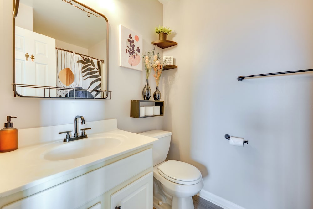 Easy Access to Dtwn: High Point Condo