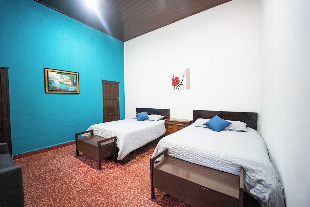 503 Casa Hostal