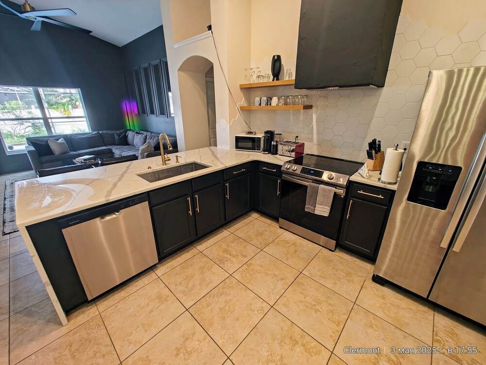 Chic 3 BR w/ Pool Near Disney Magic