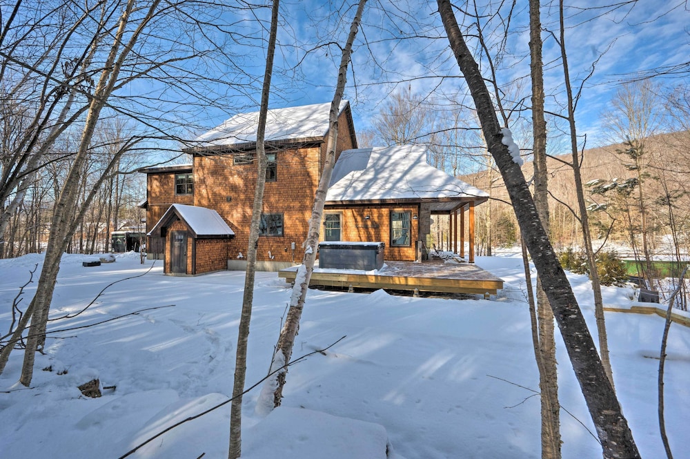 Walk to Loon Mtn Lift: Luxe Family Home w/ Hot Tub view 3