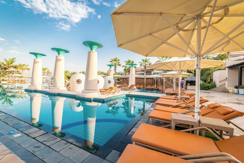 Lux BnB I Palm Jumeirah Resort I Palm Views