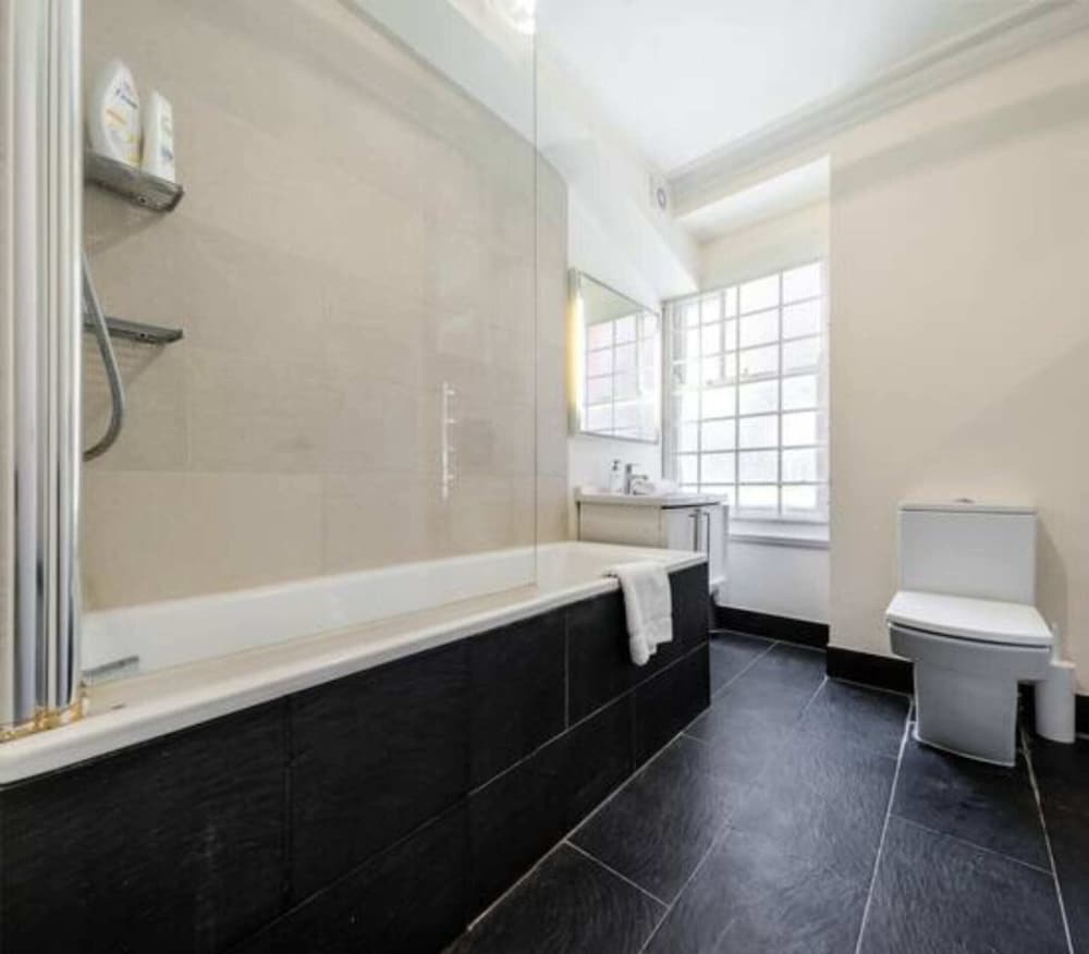 Cosy 2 Bedroom Apartment in Bayswater