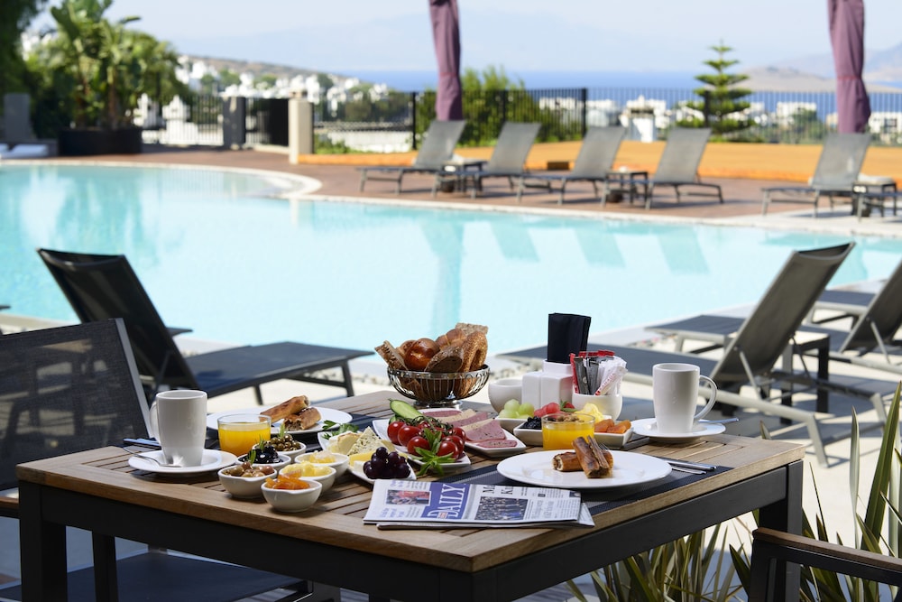 Ramada Resort by Wyndham Bodrum - Image 94