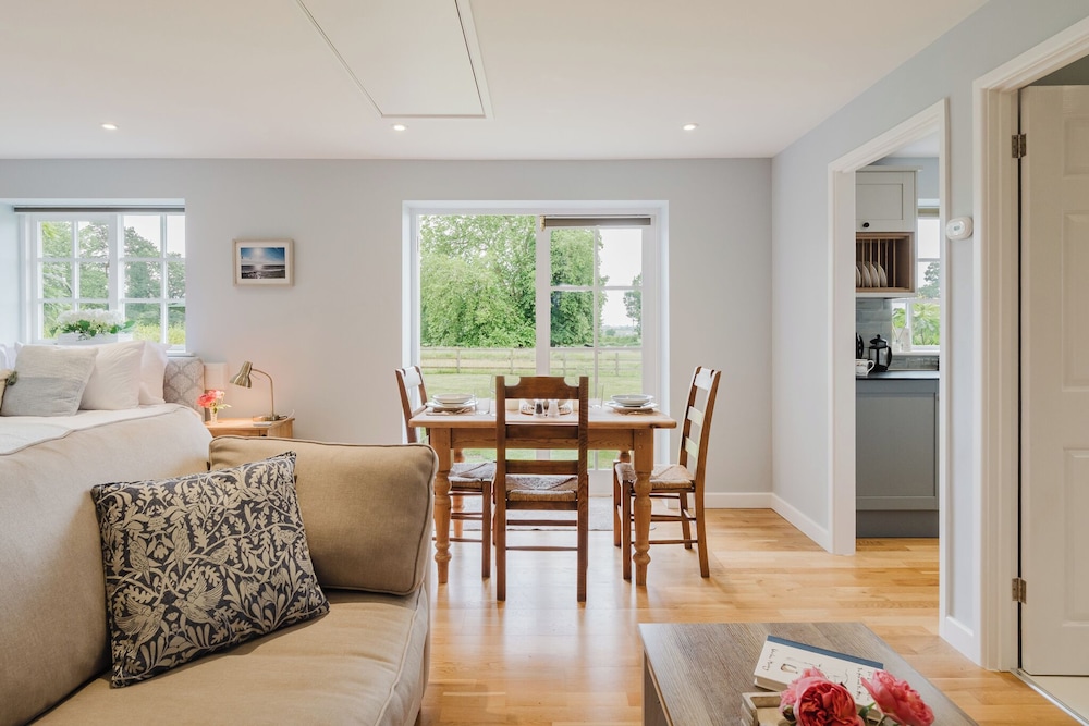 Idyllic Countryside Cottage