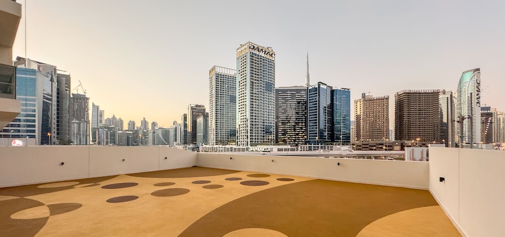 2BR w Canal & Burj View Near Dubai Mall