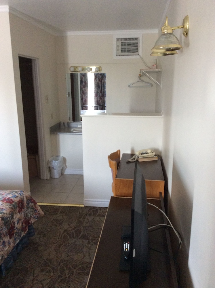 Embassy Motel
