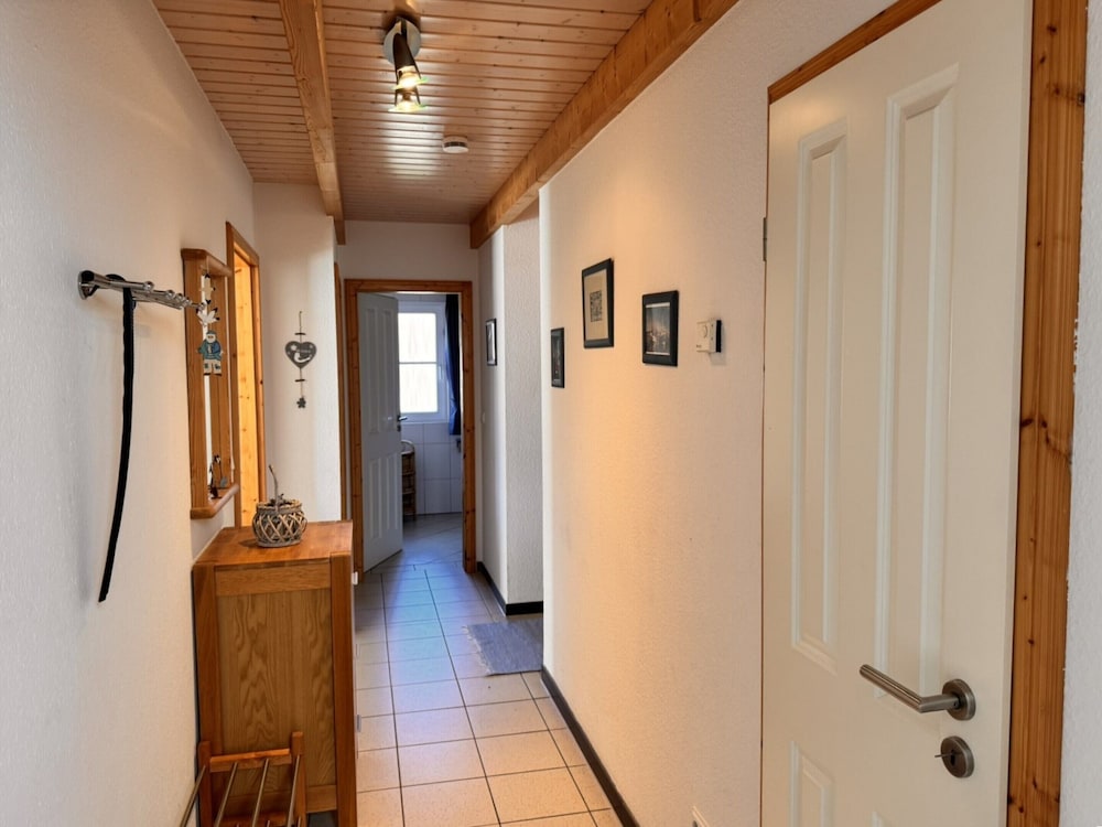 Ferienhaus mit Kaminofen in Burhave