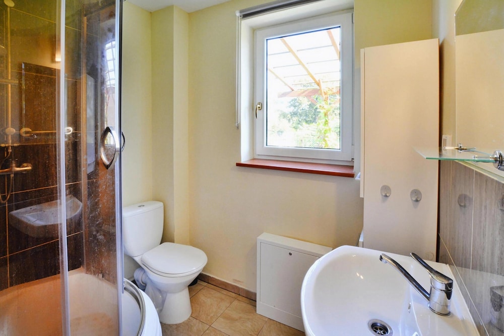 Holiday House With Garden in Dabrowica