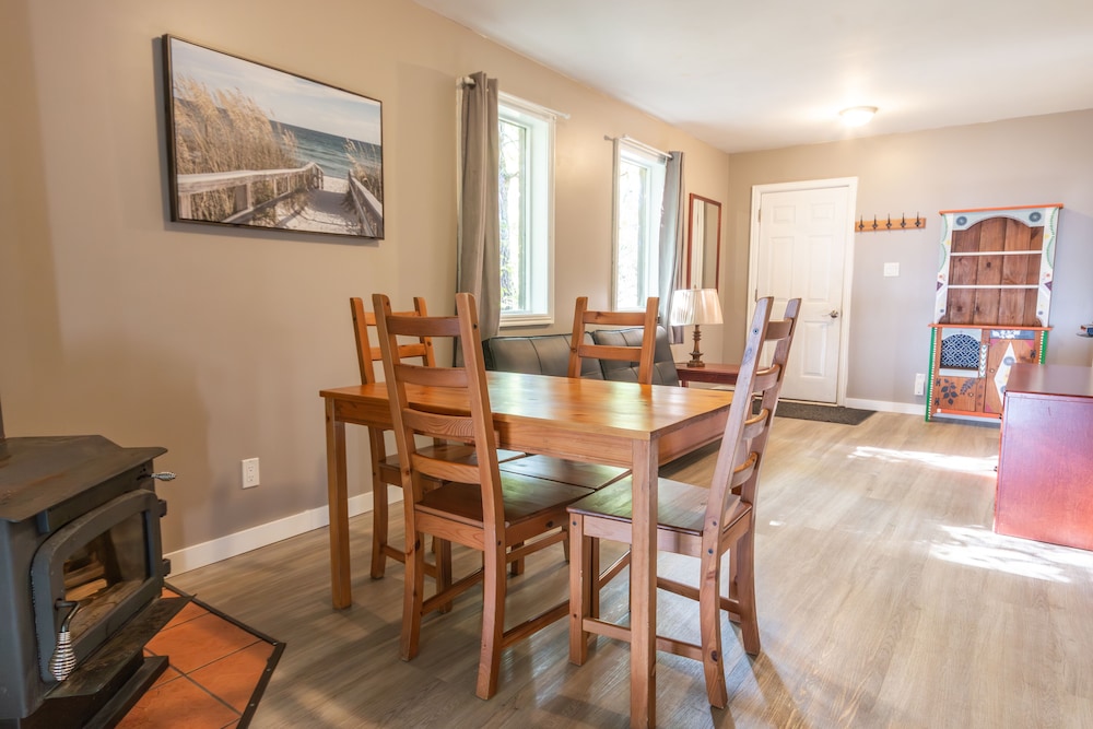Lakepoint Cottage Resort