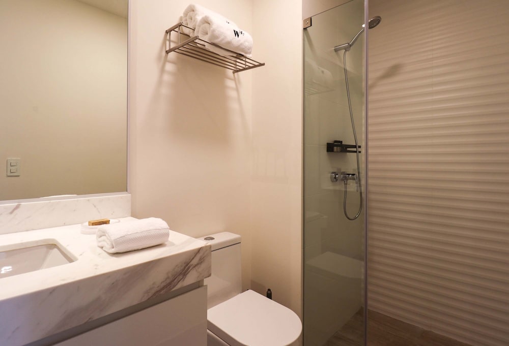 w Majestic 1BR Duplex in the Heart of Barranco
