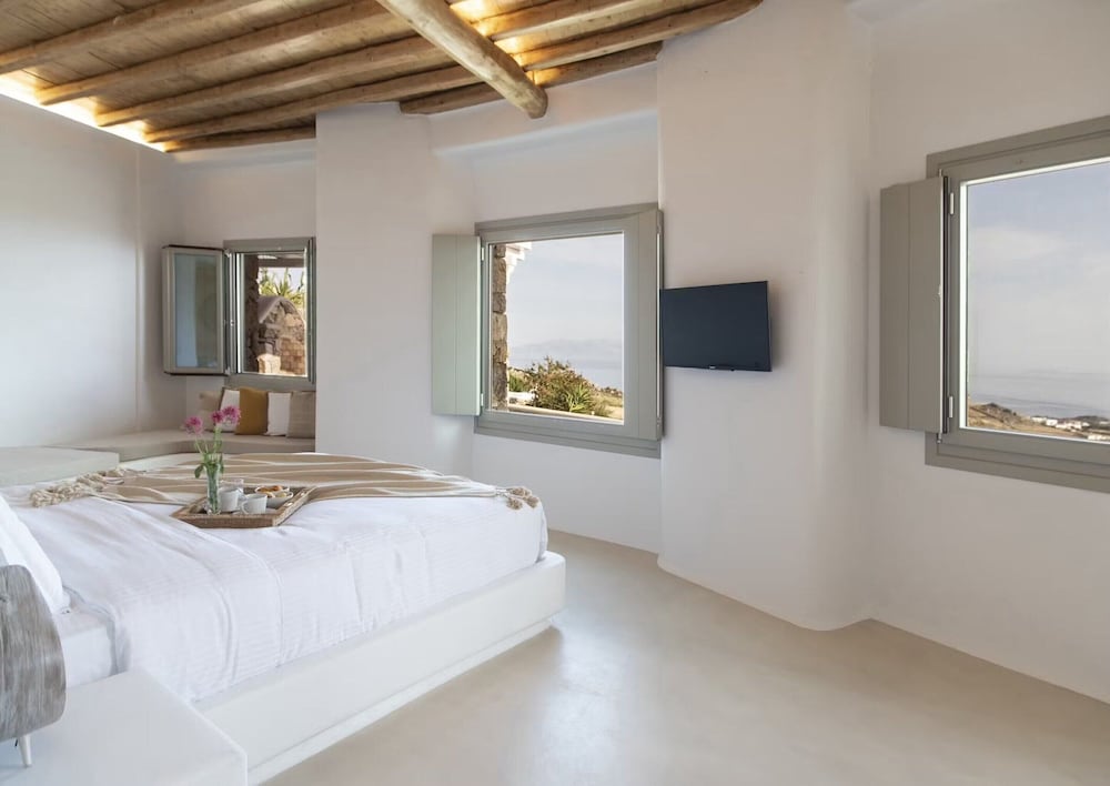 Serene Villa With Terrace and Views