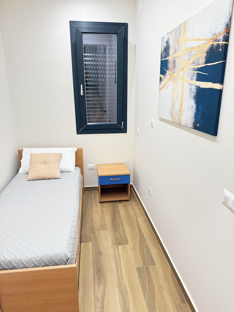 APARTMENT FREE SHUTTLE