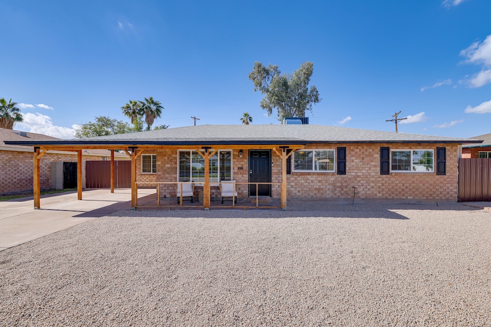 3 Mi to Old Town: Home w/ Game Room in Scottsdale! view 3