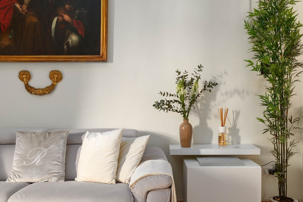 Rosam Via Veneto 15 min Walk From Spanish Steps