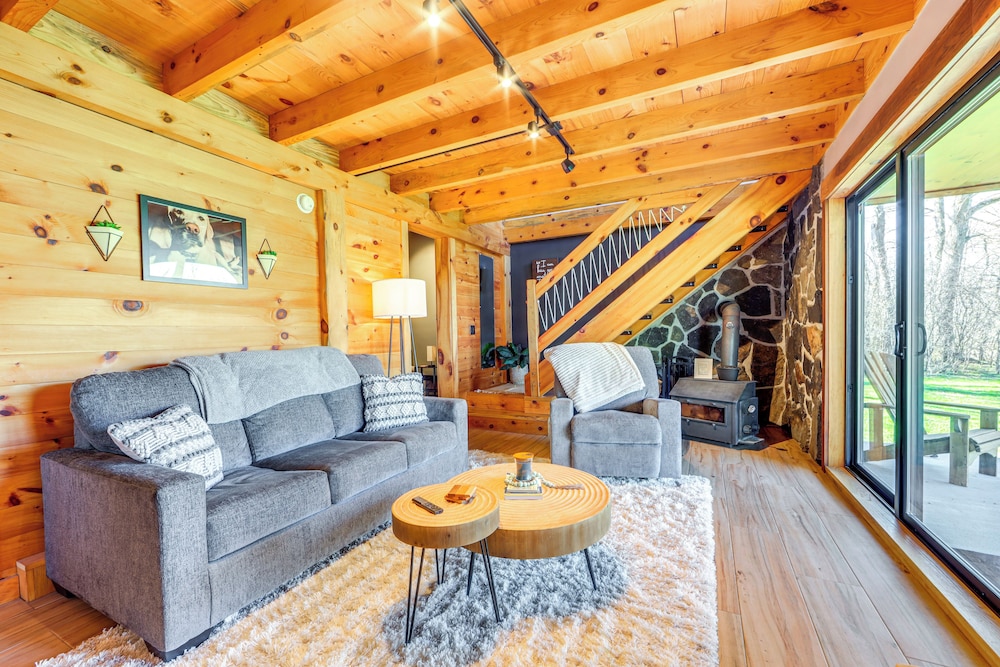 Kayak, Grill & Relax: Bo's Hideaway on Leland Pond