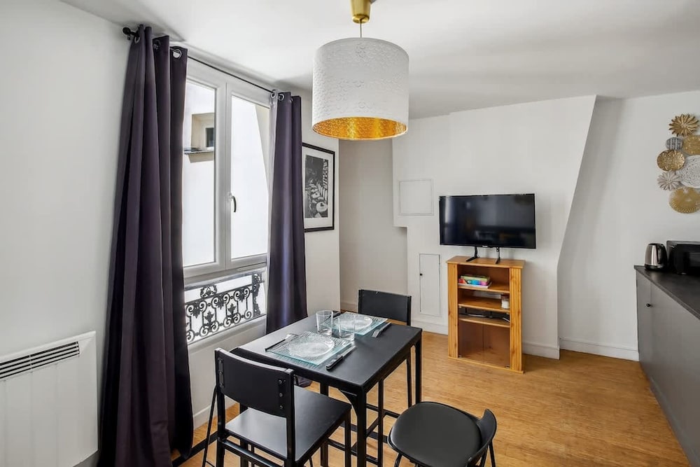 Studio at the Heart of the Marais Rue des Rosiers
