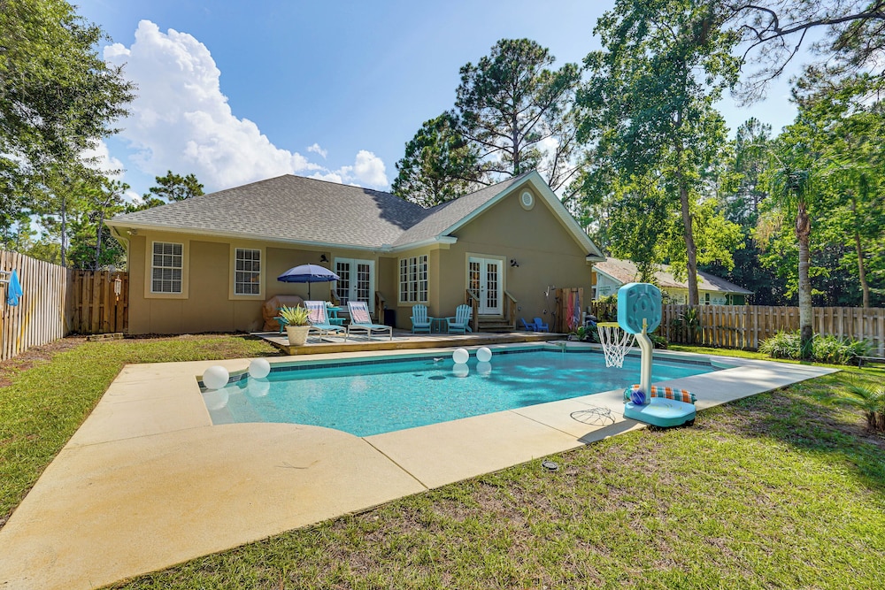 30A Poolside Oasis: 2 Mi to Beach & Boat Access