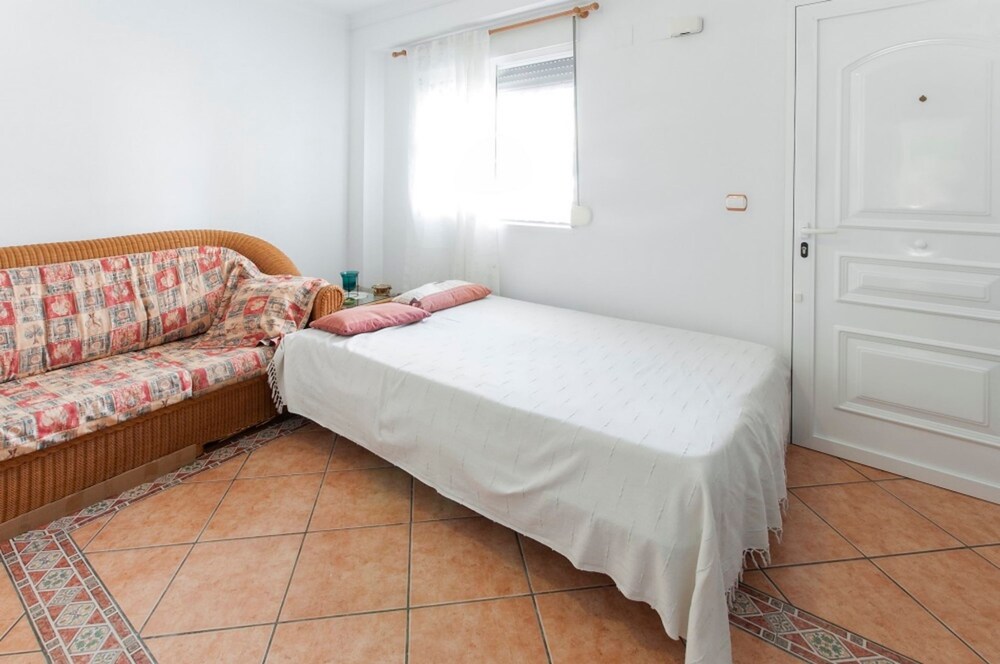 Llam Ntol in Oliva With 3 Bedrooms and 1 Bathrooms view 2