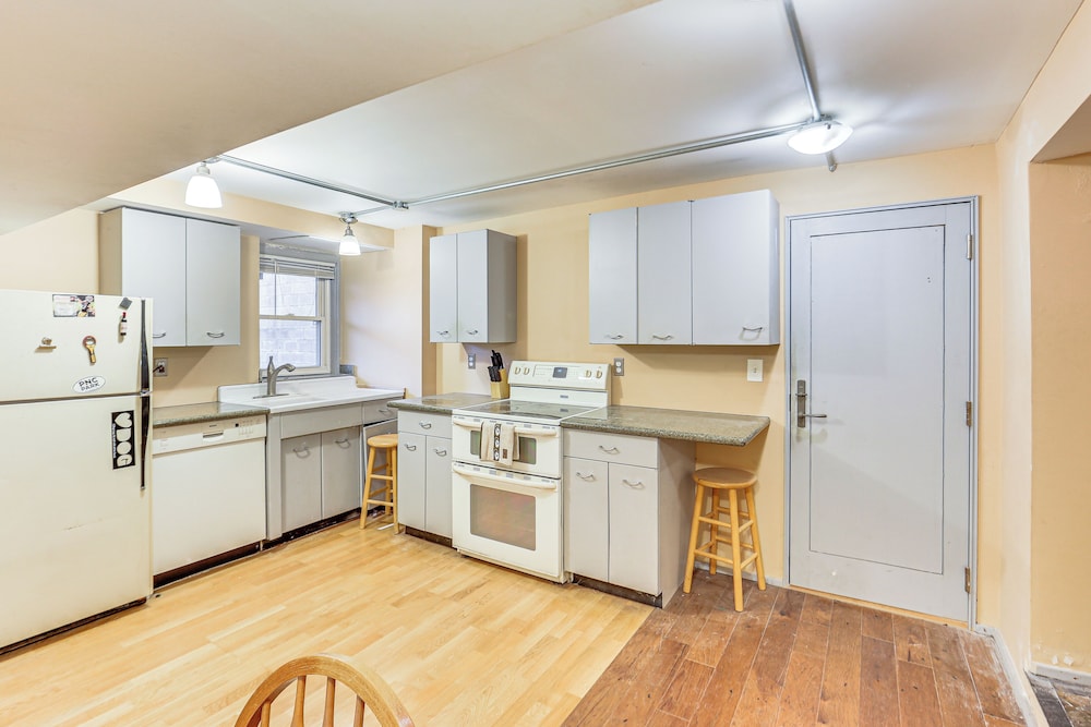 Walkable Studio in the Heart of Pittsburgh!