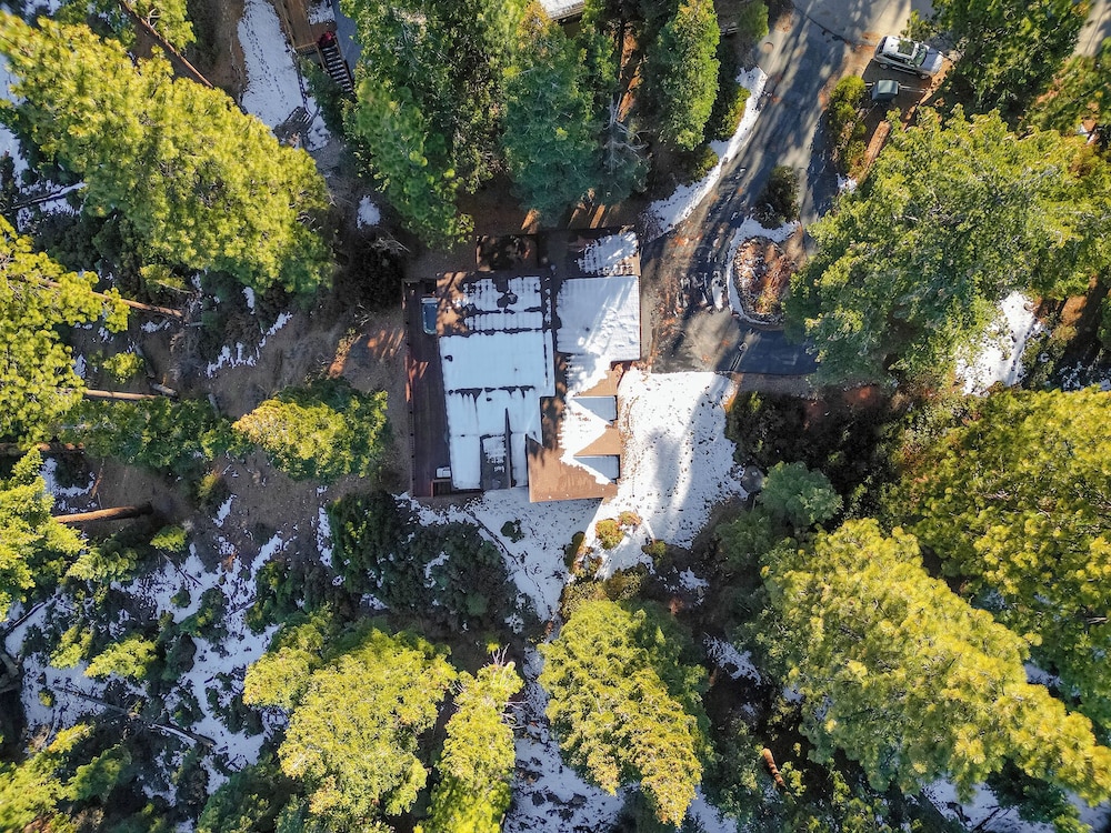 Lakeview Hideaway 3bdr for 8 w/ Private Hot Tub!