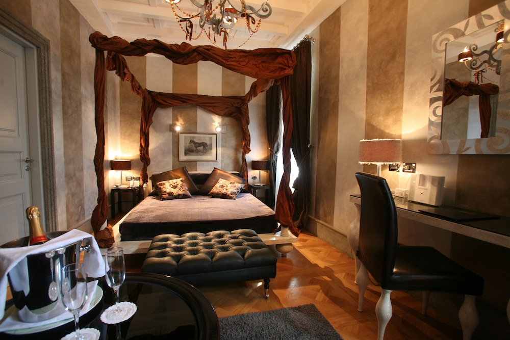 The Inn at the Roman Forum Elegant Collection - The Roman Forum Lodging.
