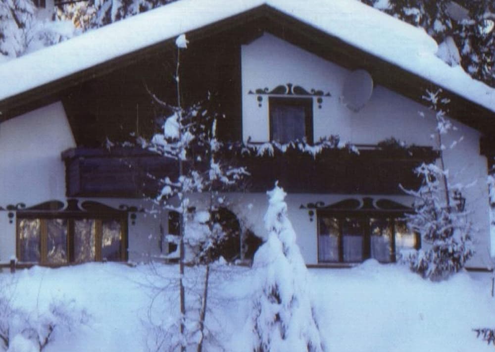 Queitly Located Chalet near Resort Center of Nassfeld view 5