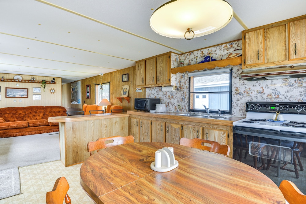 Steps to Lake Ontario: Remote Escape w/ Deck & BBQ