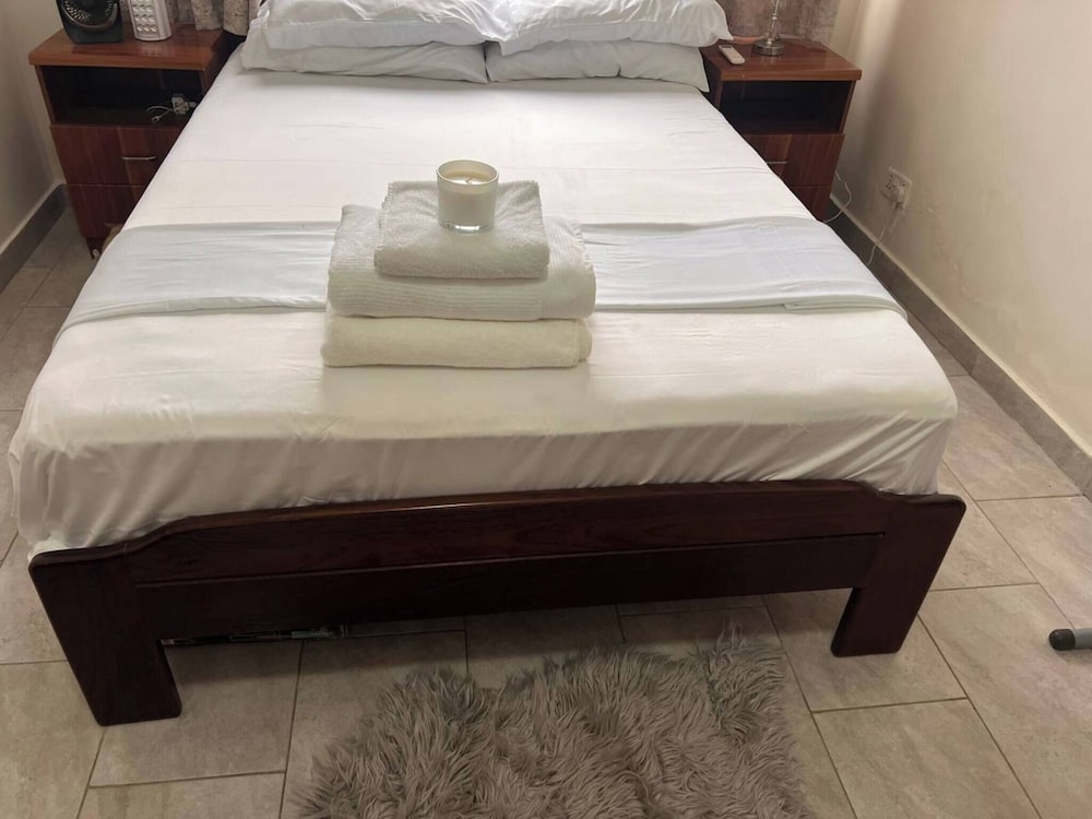 Serene Oasis in East Legon Hills - Chic 2 Bedroom Retreat