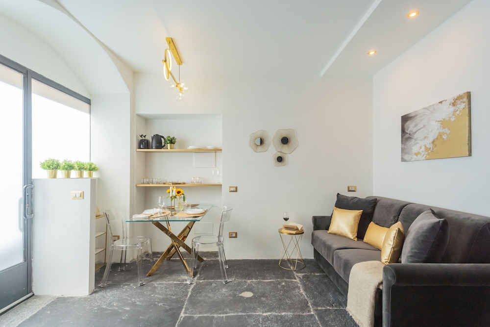 Como Dreams Apartments - Gold Suite