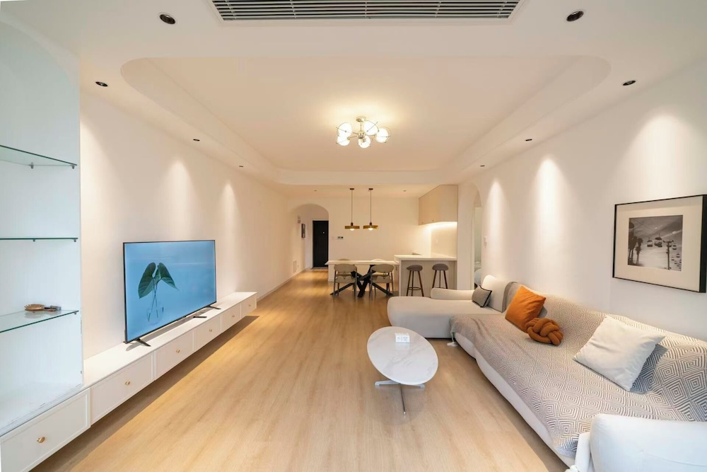 Book and Bed - Xujiahui