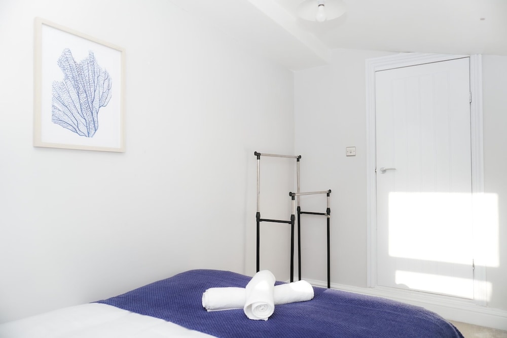 3 Bed-sleeps 7-garden-parking-town Centre