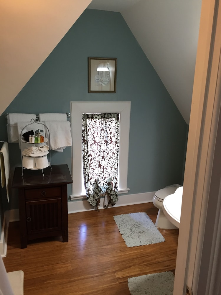 The Kalamazoo House Downtown Hotel & Suites