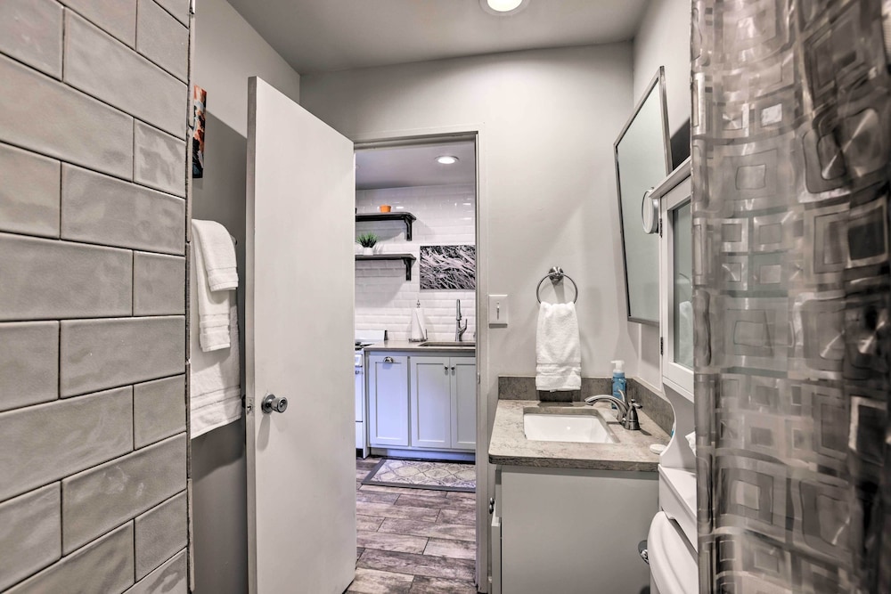 Auburn Vacations - Welcoming Auburn Studio - 1 Block to Campus! - Property Image 15
