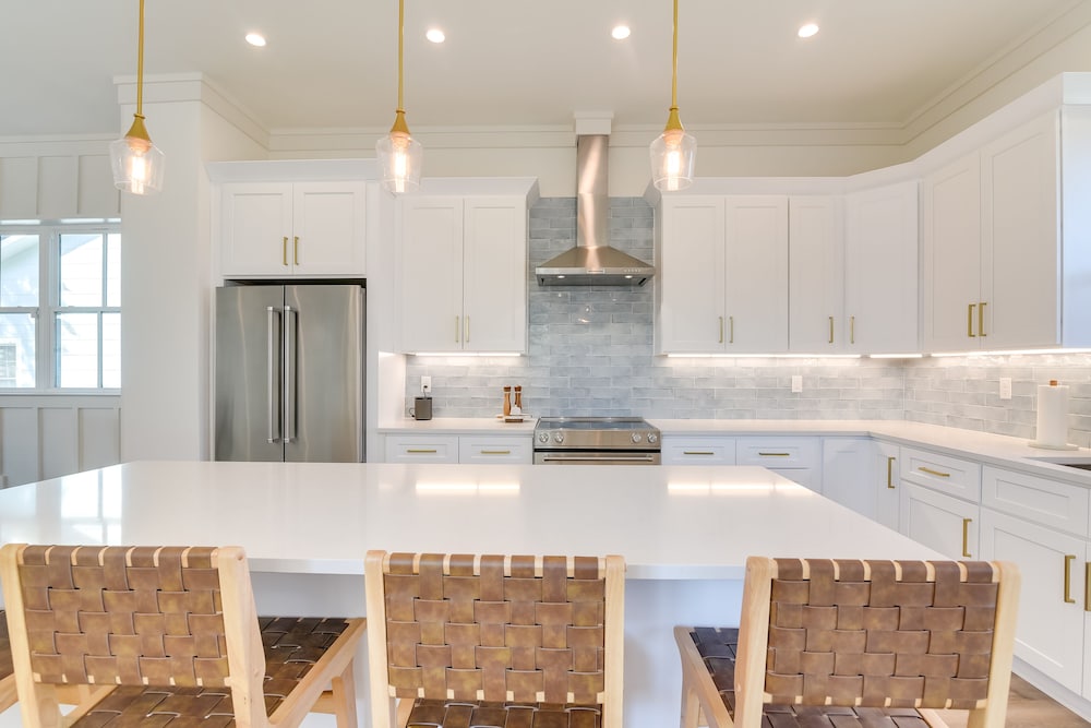 Upscale Home w/ 2 Balconies in Galveston!