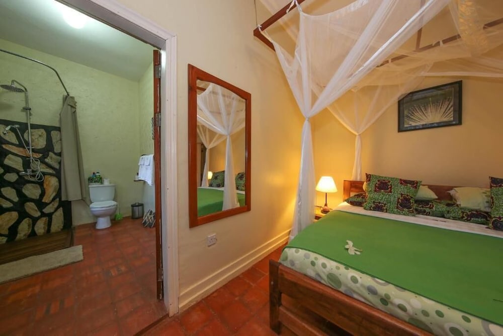 Papyrus Guest House