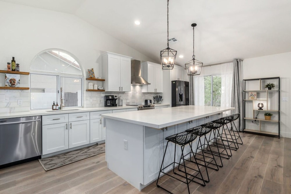 5BR Citrus Estate Sleeps 13 Free Htd Pool Gameroom