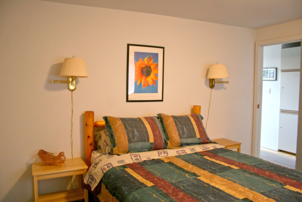 Glacier Springs Cabin #39 - New Modern-rustic Cabin With Air Conditioning! view 2
