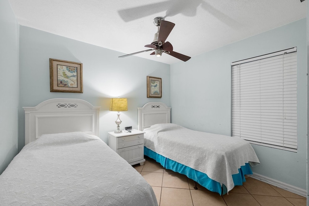 Pelican Beach 0212 2 Bedroom Condo by Pelican Beach Management view 5