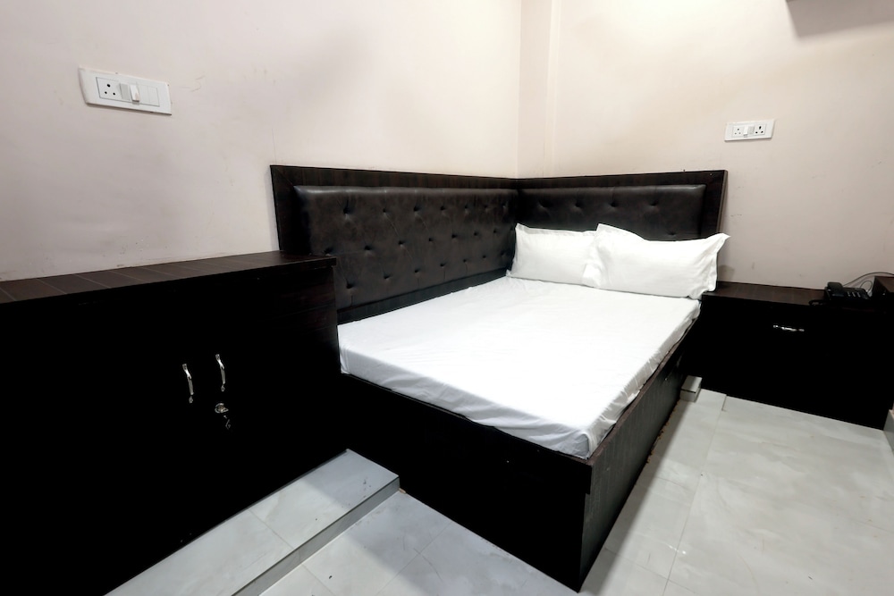 Hotel Saraswati Stay Dham