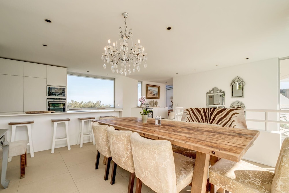 Six Bedroom Holiday Villa on Three Levels w Pool Silvertree view 3