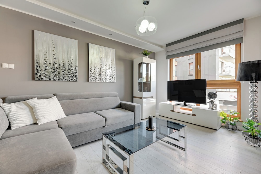 Aura - Riverside & Parking by Downtown Apartments