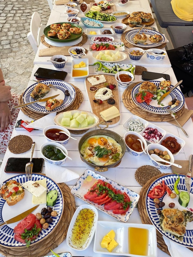 Bozcaada Butik Pansiyon - Image 5